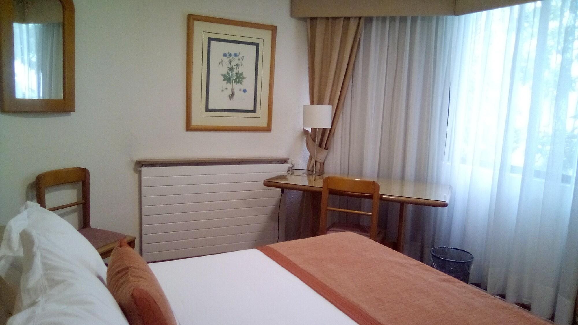 Hotel Presidente Santiago Buitenkant foto