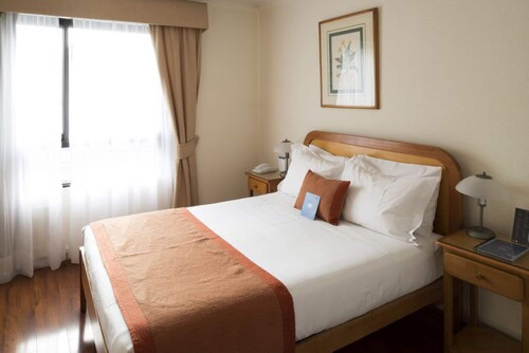 Hotel Presidente Santiago Buitenkant foto