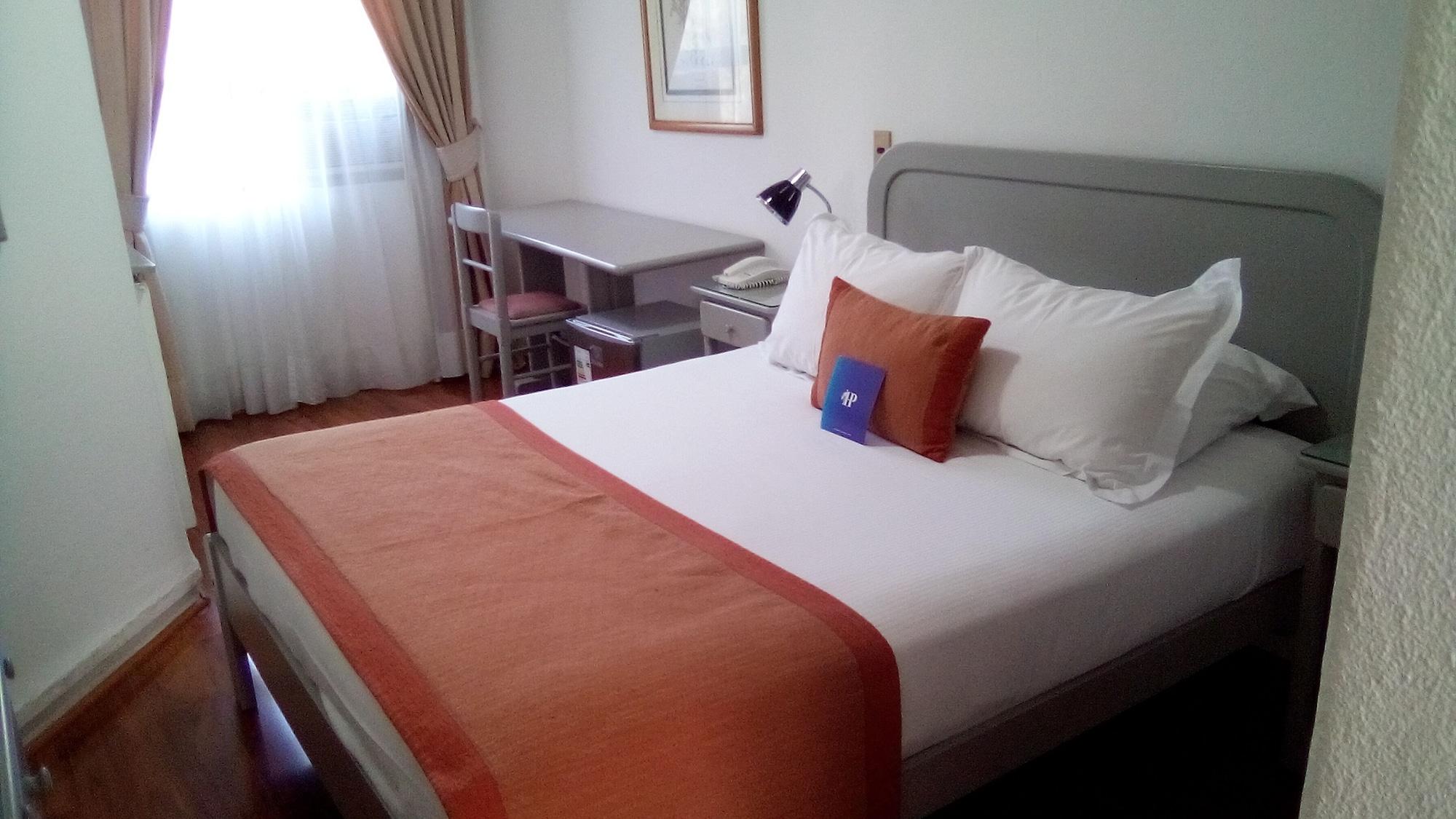 Hotel Presidente Santiago Buitenkant foto