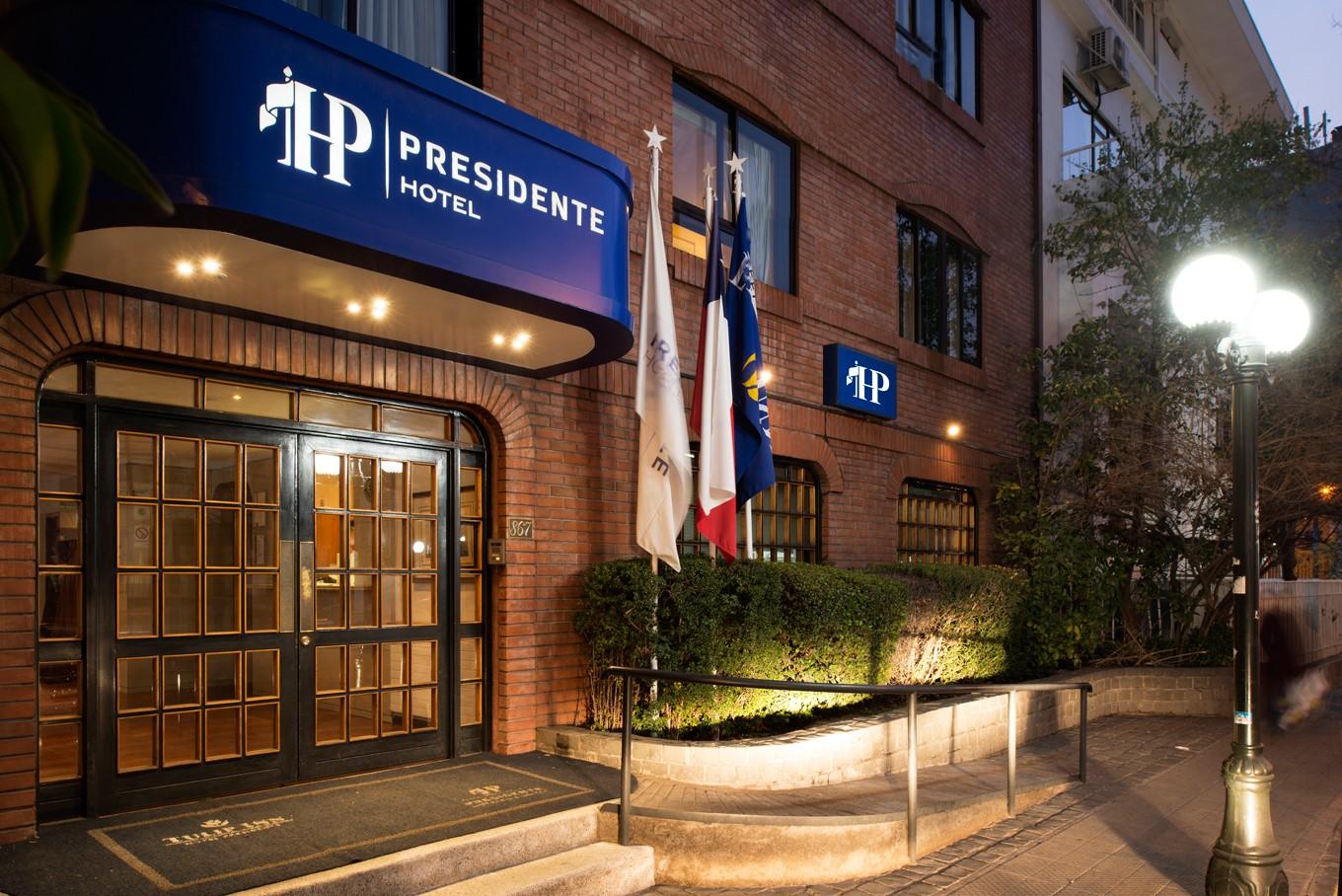Hotel Presidente Santiago Buitenkant foto