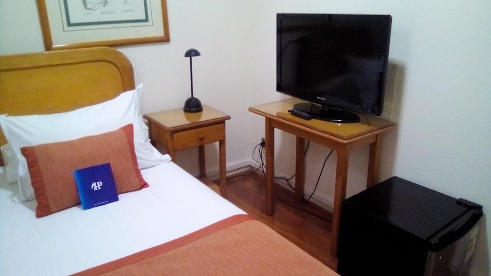 Hotel Presidente Santiago Buitenkant foto