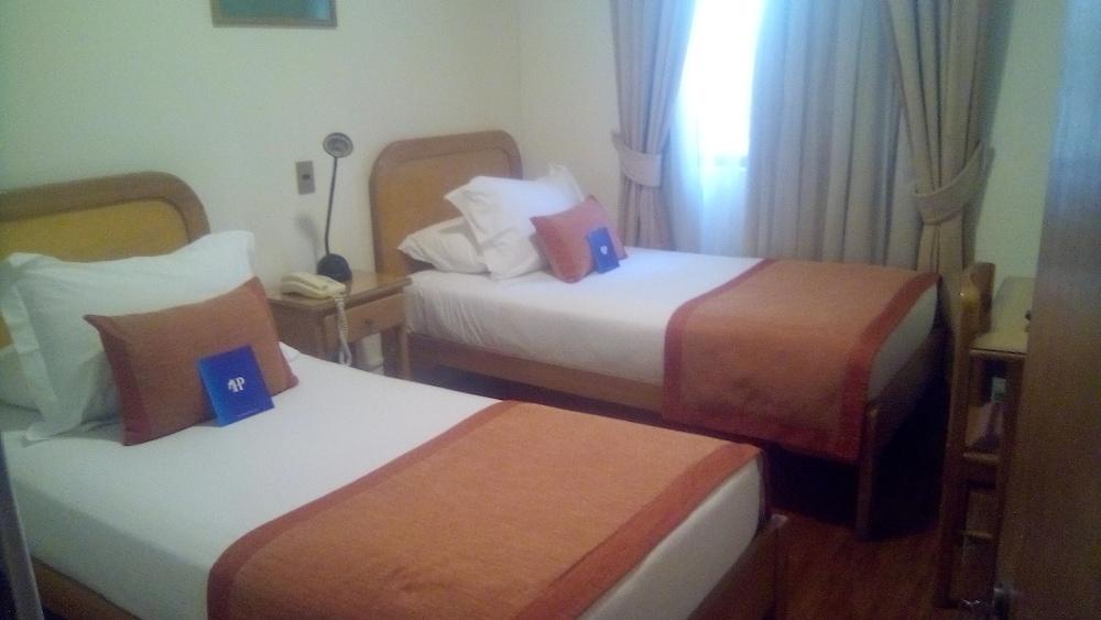 Hotel Presidente Santiago Buitenkant foto